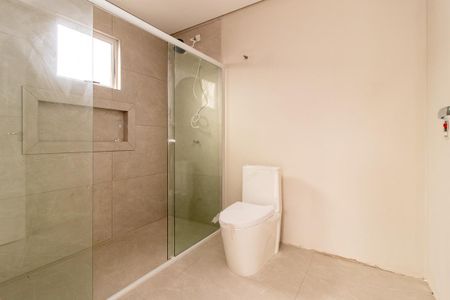 Casa de condomínio à venda com 110m², 3 quartos e 2 vagas Casa de condomínio à venda com 110m², 3 quartos e 2 vagasBanheiro da Suíte