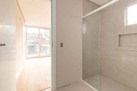Casa de condomínio à venda com 110m², 3 quartos e 2 vagas Casa de condomínio à venda com 110m², 3 quartos e 2 vagasBanheiro da Suíte