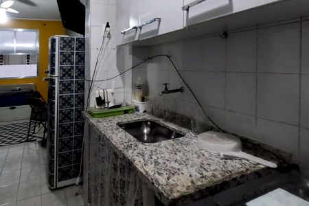 Cozinha Americana de kitnet/studio para alugar com 1 quarto, 22m² em José Menino, Santos