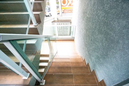 Apartamento para alugar com 31m², 1 quarto e sem vaga Apartamento para alugar com 31m², 1 quarto e sem vagaEscada