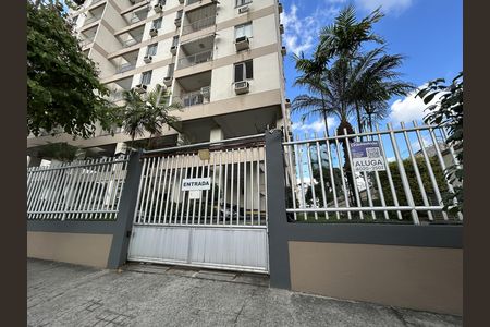 Apartamento para alugar com 61m², 2 quartos e 1 vagaFachada + placa