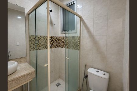 Banheiro da Suíte de apartamento para alugar com 2 quartos, 61m² em Praça Seca, Rio de Janeiro