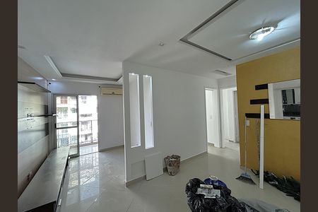 Sala de apartamento para alugar com 2 quartos, 61m² em Praça Seca, Rio de Janeiro