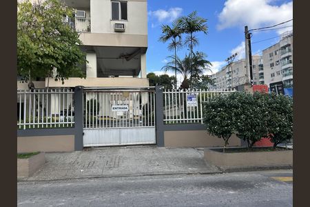 Apartamento para alugar com 61m², 2 quartos e 1 vagaFachada + placa