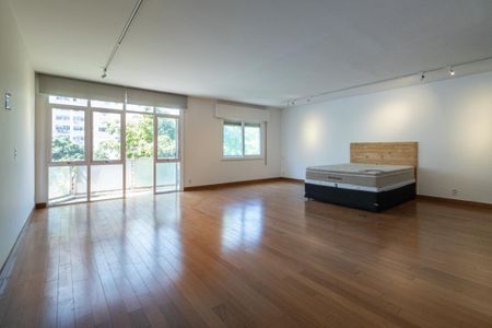 Apartamento à venda com 90m², 1 quarto e sem vaga