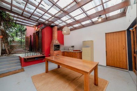 Casa à venda com 4 quartos, 300m² em Pompeia, São Paulo