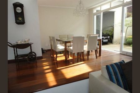 Casa à venda com 4 quartos, 400m² em Jardim Marajoara, São Paulo