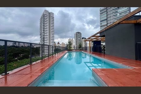 Studio à venda com 28m², 1 quarto e sem vagaPiscina