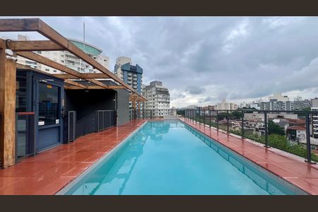 Studio à venda com 28m², 1 quarto e sem vagaPiscina