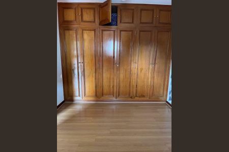 Casa à venda com 220m², 3 quartos e 6 vagas