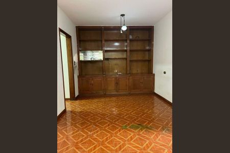 Casa à venda com 220m², 3 quartos e 6 vagas