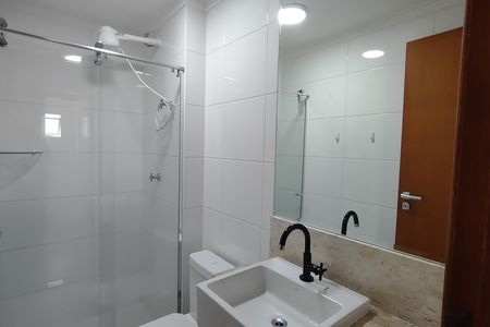 Apartamento para alugar com 68m², 2 quartos e 1 vaga Apartamento para alugar com 68m², 2 quartos e 1 vagaBanheiro da Suíte