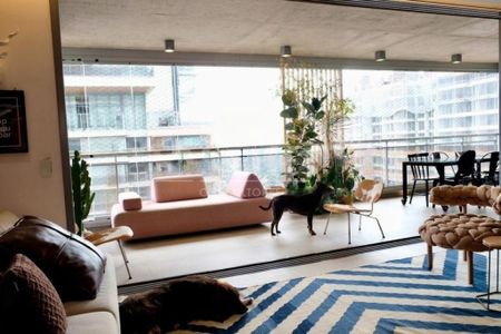 Apartamento à venda com 3 quartos, 167m² em Jardim das Acacias, São Paulo