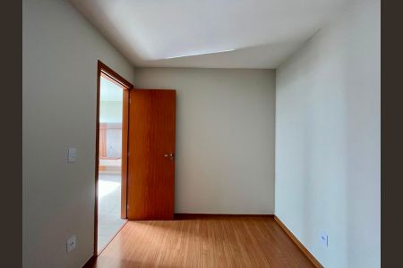 Apartamento à venda com 43m², 2 quartos e 1 vaga Apartamento à venda com 43m², 2 quartos e 1 vagaQuarto 2