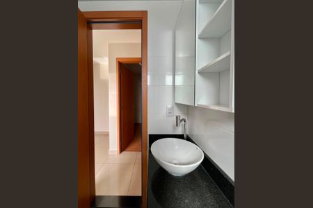 Banheiro de apartamento para alugar com 2 quartos, 43m² em Parque Industrial, Campinas
