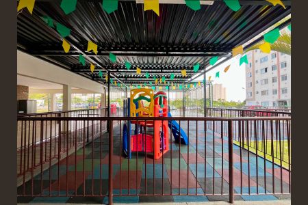 Apartamento à venda com 43m², 2 quartos e 1 vaga Apartamento à venda com 43m², 2 quartos e 1 vagaÁrea comum - Playground