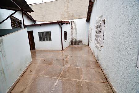 Quintal de casa à venda com 3 quartos, 162m² em Jardim Proença, Campinas