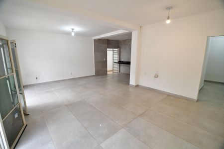 Casa à venda com 162m², 3 quartos e 2 vagasSala