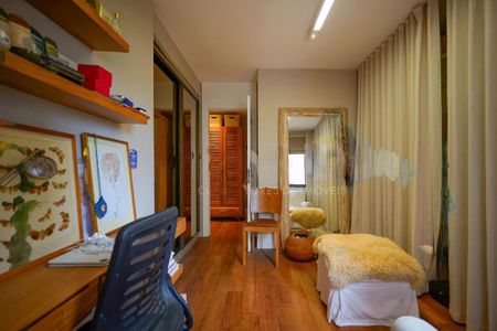 Apartamento à venda com 210m², 3 quartos e 4 vagas