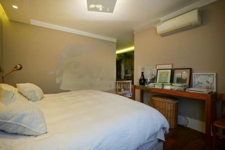 Apartamento à venda com 210m², 3 quartos e 4 vagas
