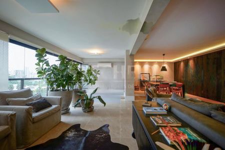 Apartamento à venda com 210m², 3 quartos e 4 vagas