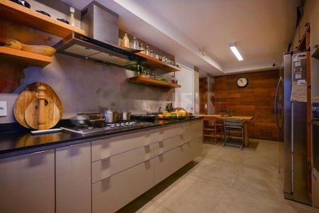 Apartamento à venda com 210m², 3 quartos e 4 vagas