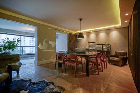 Apartamento à venda com 210m², 3 quartos e 4 vagas