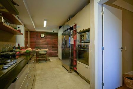 Apartamento à venda com 210m², 3 quartos e 4 vagas