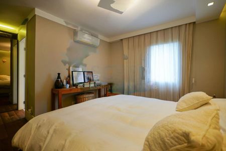 Apartamento à venda com 210m², 3 quartos e 4 vagas