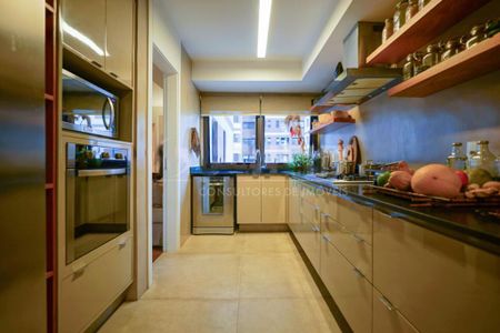 Apartamento à venda com 210m², 3 quartos e 4 vagas