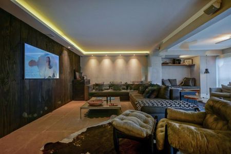 Apartamento à venda com 210m², 3 quartos e 4 vagas