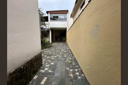 Casa à venda com 3 quartos, 155m² em Campo Grande, São Paulo