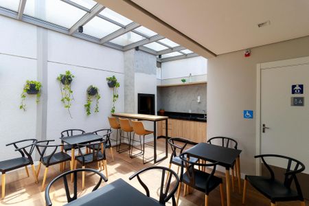 Apartamento para alugar com 43m², 2 quartos e sem vaga Apartamento para alugar com 43m², 2 quartos e sem vagaChurrasqueira