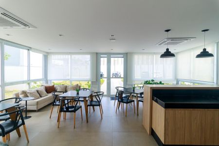 Apartamento para alugar com 43m², 2 quartos e sem vaga Apartamento para alugar com 43m², 2 quartos e sem vagaSalão de Festas