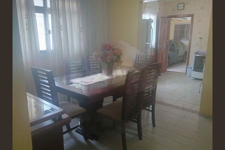 Casa à venda com 3 quartos, 200m² em Vila Campo Grande, São Paulo