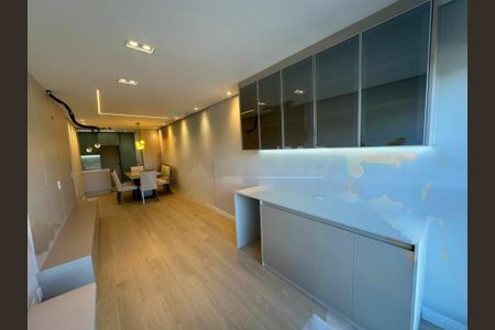 Apartamento à venda com 67m², 2 quartos e 1 vaga