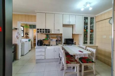 Apartamento à venda com 200m², 4 quartos e 3 vagas