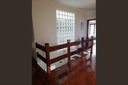 Casa à venda com 4 quartos, 164m² em Jardim Colonial, São Paulo