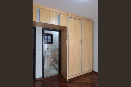 Casa à venda com 4 quartos, 164m² em Jardim Colonial, São Paulo