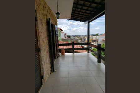 Casa à venda com 164m², 4 quartos e 3 vagas