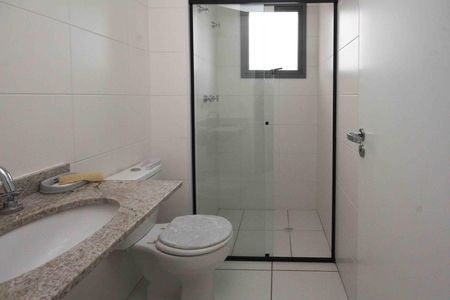 Apartamento para alugar com 73m², 2 quartos e 1 vaga Apartamento para alugar com 73m², 2 quartos e 1 vagaBanheiro da Suite