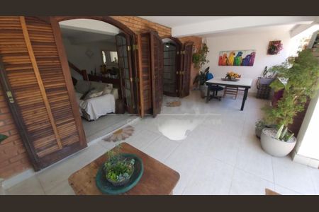 Casa à venda com 4 quartos, 180m² em Jardim Umuarama, São Paulo