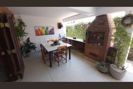 Casa à venda com 4 quartos, 180m² em Jardim Umuarama, São Paulo