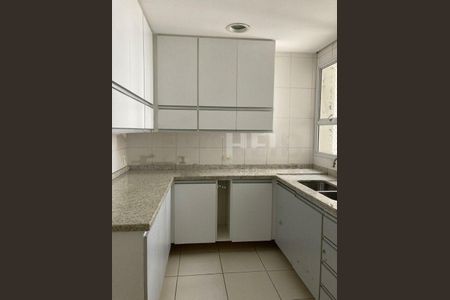 Apartamento à venda com 216m², 4 quartos e 4 vagas
