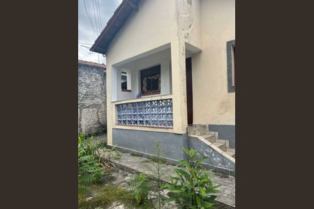 Casa à venda com 87m², 2 quartos e 4 vagas