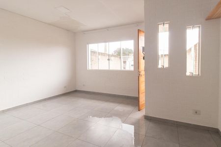 Sala/Cozinha de casa para alugar com 1 quarto, 45m² em Novo Mundo, Curitiba