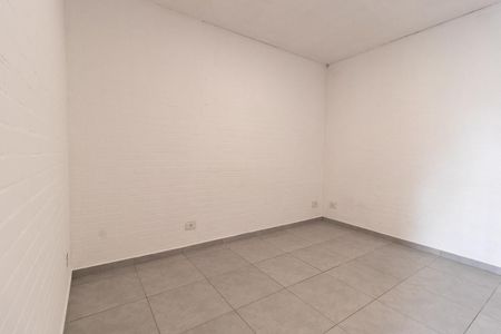 Quarto de casa para alugar com 1 quarto, 45m² em Novo Mundo, Curitiba