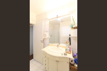 Casa à venda com 180m², 2 quartos e 1 vaga