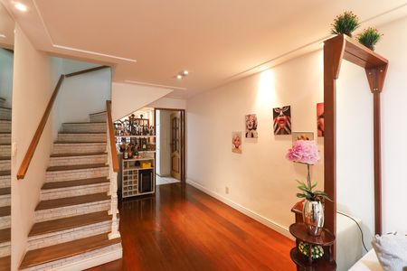 Casa à venda com 180m², 2 quartos e 1 vaga