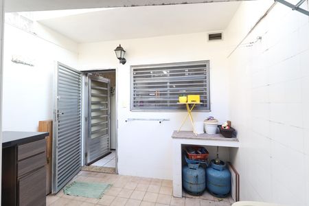 Casa à venda com 180m², 2 quartos e 1 vaga